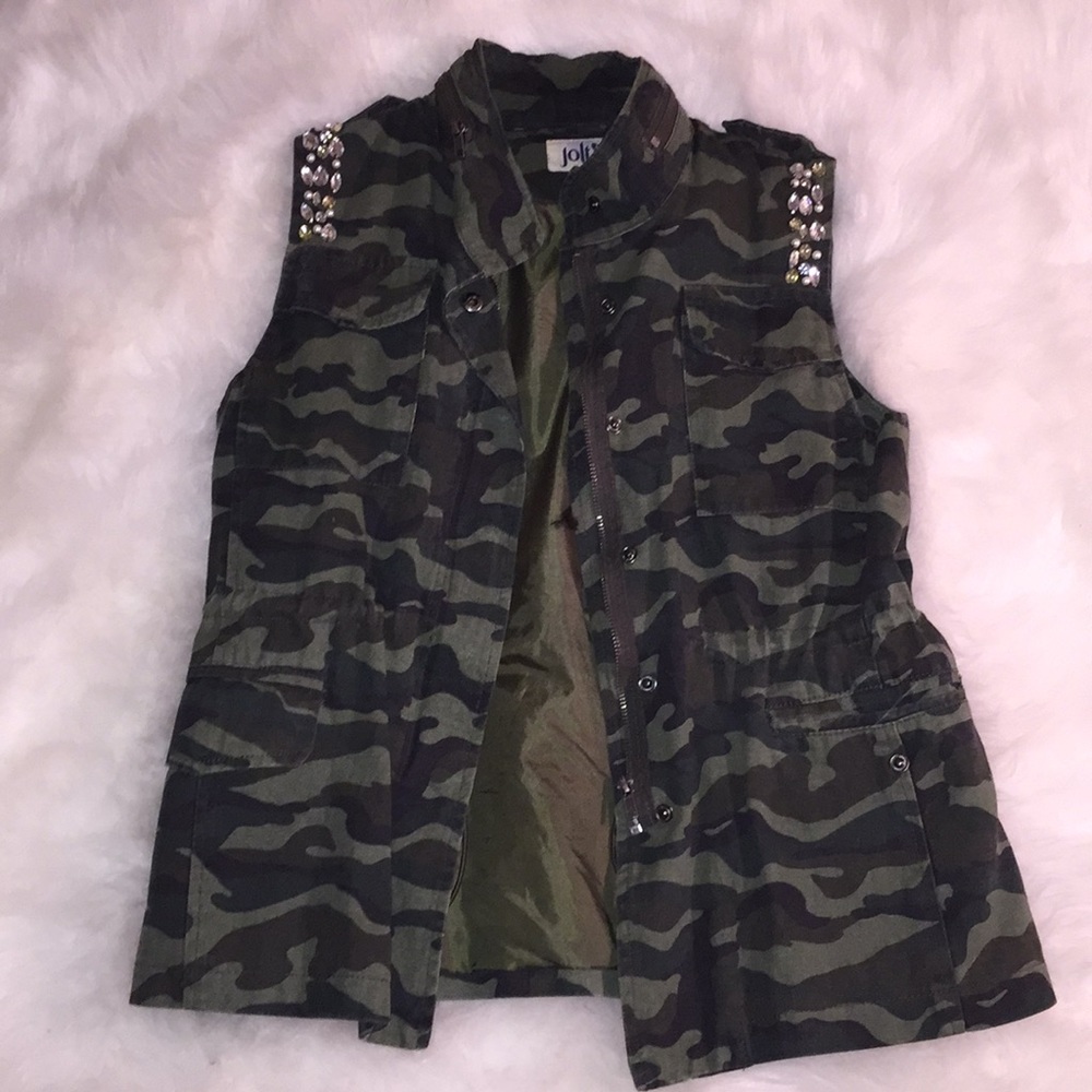 Camo vest, bling detailing
